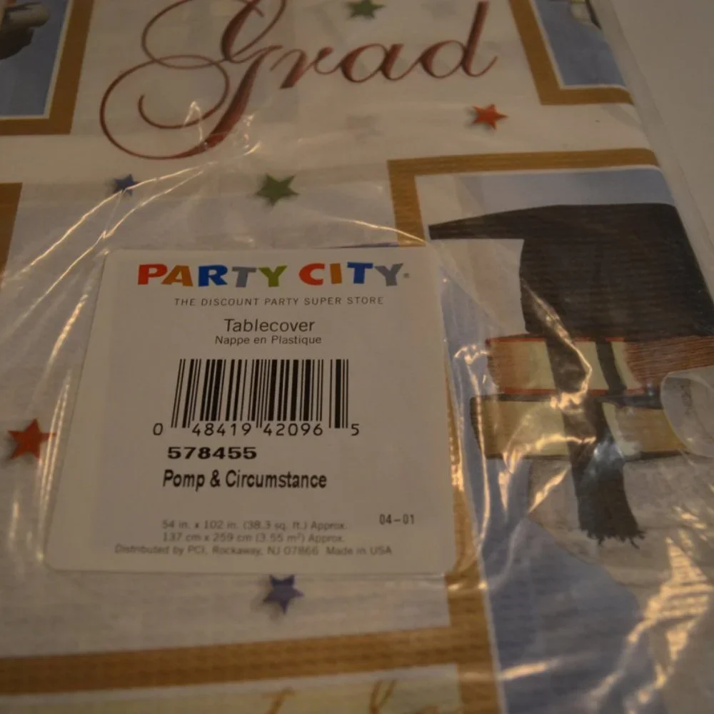 Pomp & Circumstance by Party City Sign 'Congrats Grad' 6 Table Covers 54'x102'